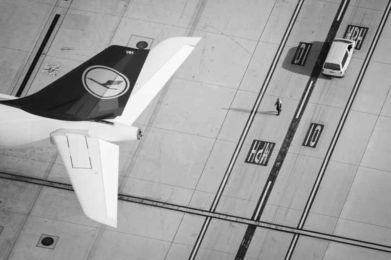 Illustration for article titled This Photog Uses A Chopper As A Studio To Show LA From A Different Angle